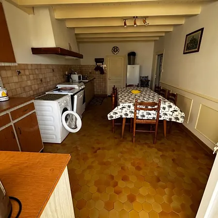 Maison Au Coeur Du Vignoble Charentais بيت للعطل