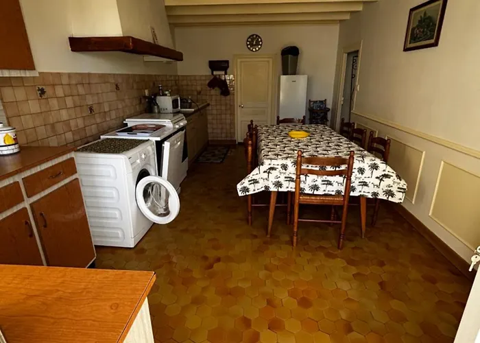 Maison Au Coeur Du Vignoble Charentais بيت للعطل